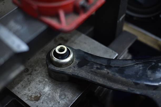 Lettvektstrender innen kontrollarmbussingsdesign