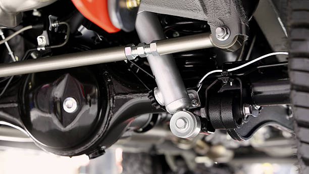 Hvordan kan jeg finne ut om bilens styrearmbøssinger har et problem?